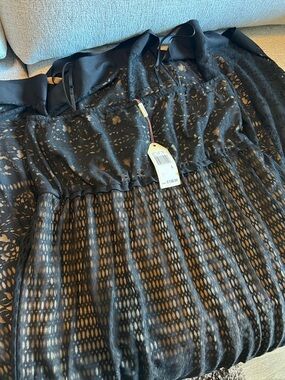 Max Studio Black w/Nude Lining Maxi
